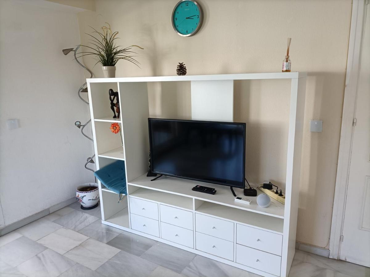 Suites Center Recinto Ferial Фуeнхирола Екстериор снимка