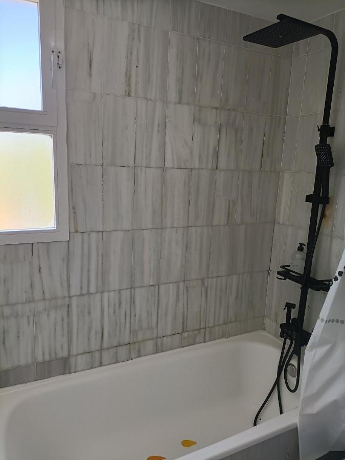 Suites Center Recinto Ferial Фуeнхирола Екстериор снимка