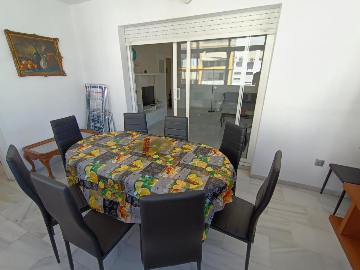 Suites Center Recinto Ferial Фуeнхирола Екстериор снимка