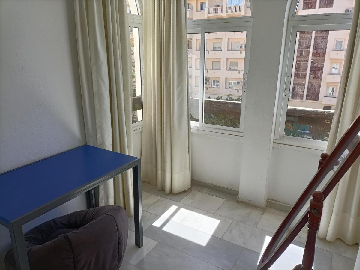 Suites Center Recinto Ferial Фуeнхирола Екстериор снимка